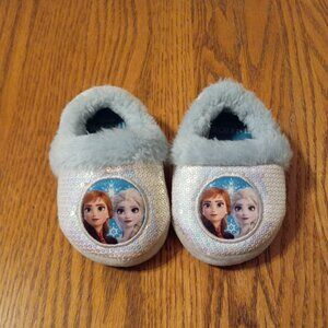 Cozy Sequined Disney Frozen Slippers Perfect for Fall & Winter Size 5/6 Gifts